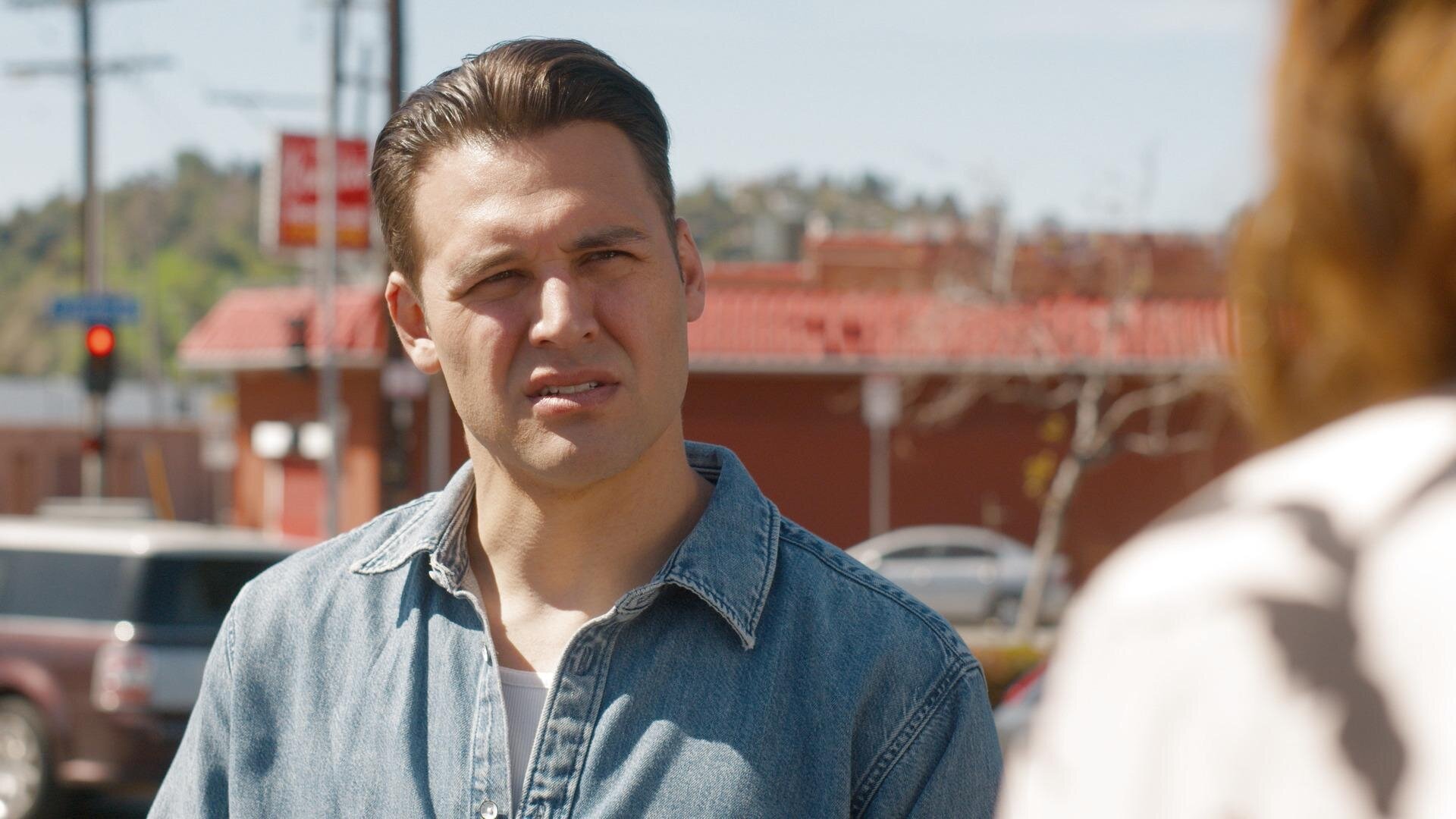 9-1-1 S8E13 Invisible