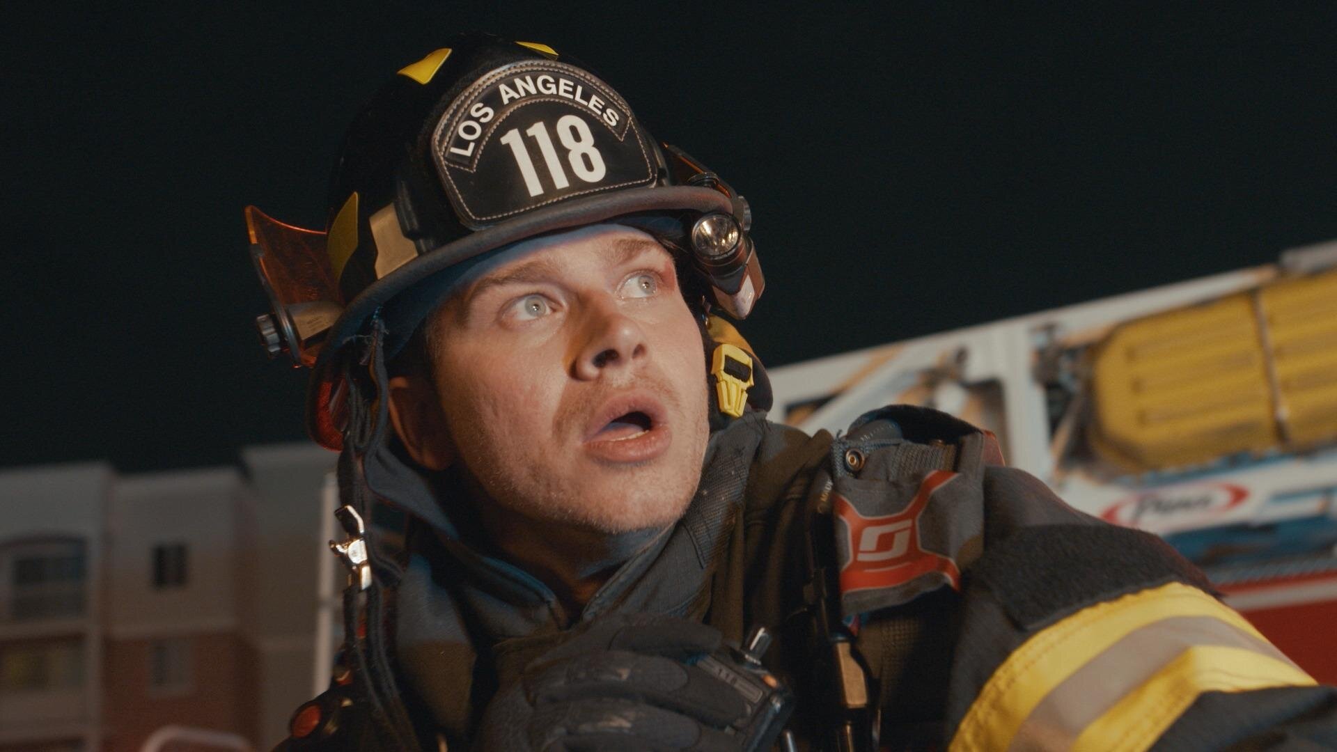 9-1-1 S8E17 Don't Drink the Water