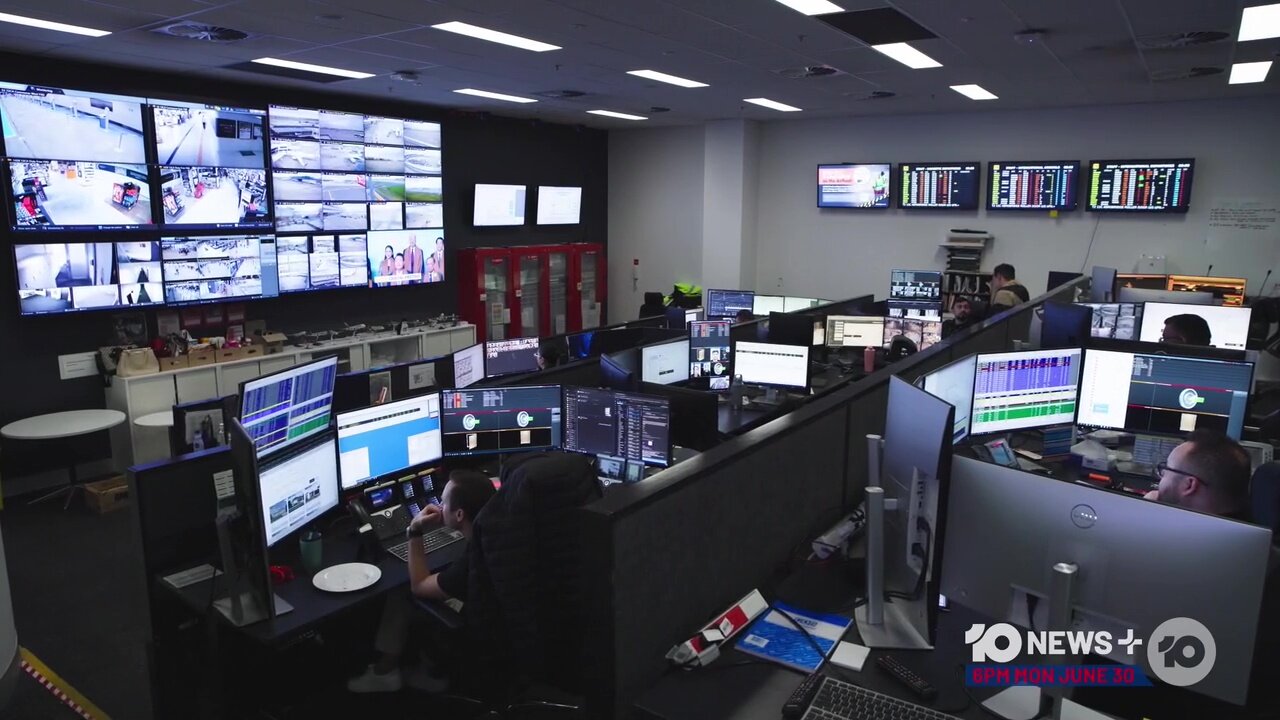 Airport 24/7: Melbourne S1E3 Customer Service