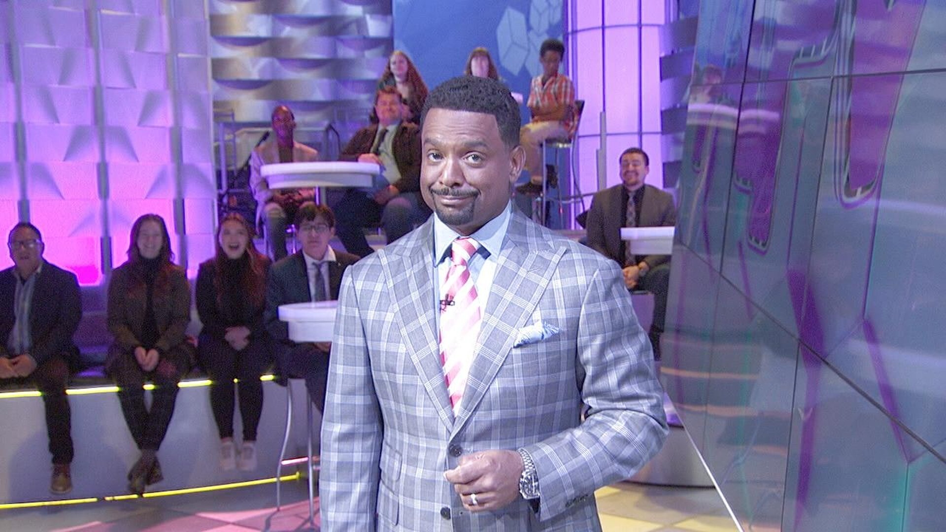 Americas Funniest Home Videos S35E16 Close Calls, Incredible Trick Shots, and In Sync!