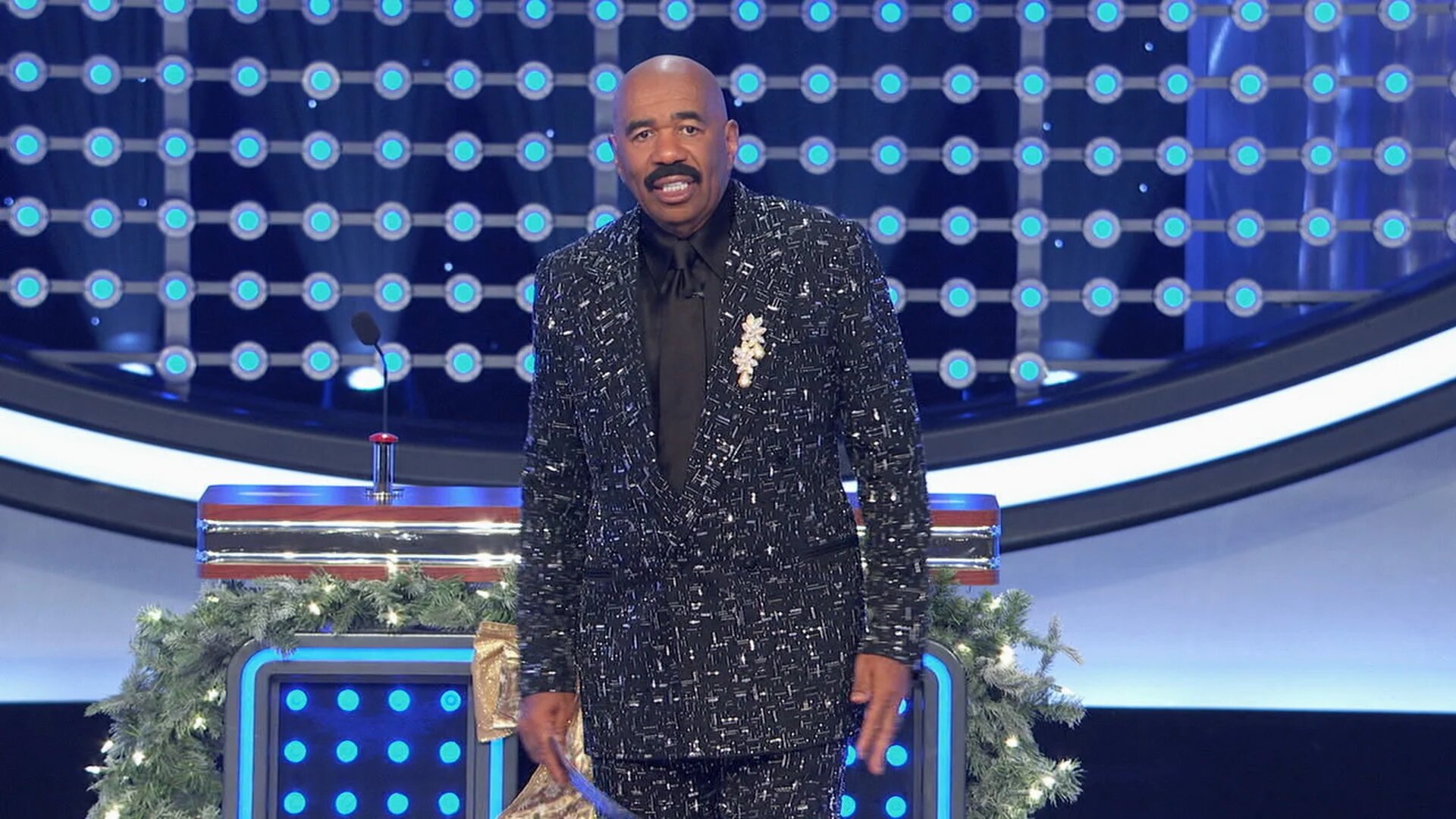 Celebrity Family Feud S11E10 The Housemaid vs The Housewives All-Stars Holiday Special