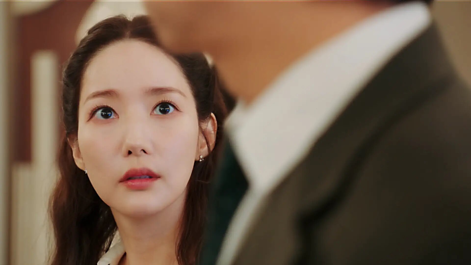 Confidence Queen S1E11 The Falling Out