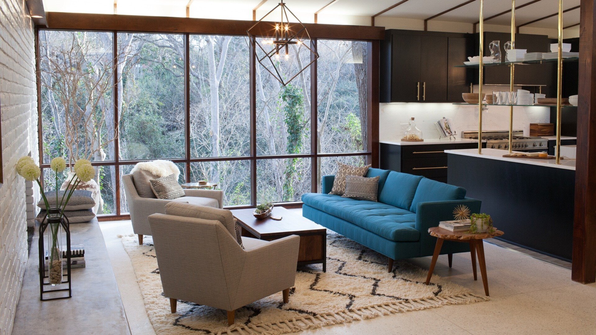 Fixer Upper S2E9 Couple with Baby on the Way Looks for a Funky Fixer Upper