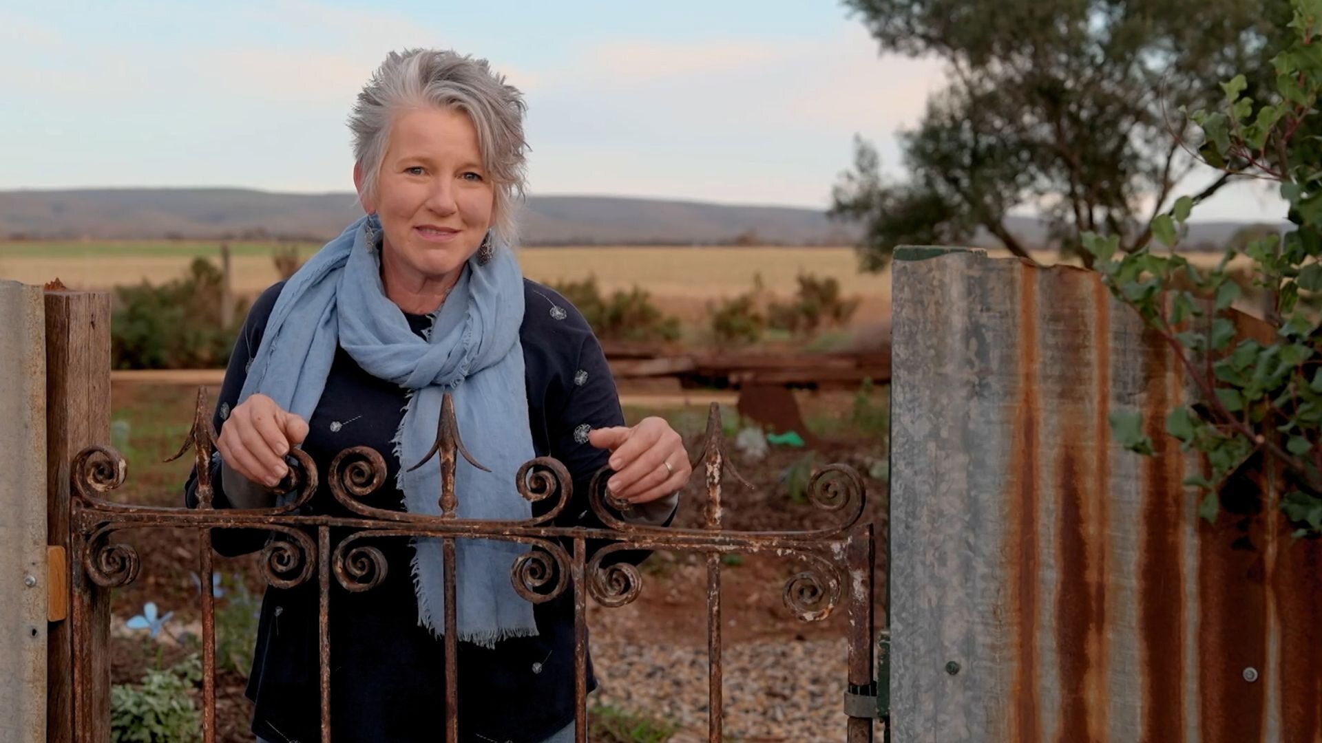 Gardening Australia S37E5 Episode 5 - Autumn: Sophie's New Digs & Leo Sayer's Oasis