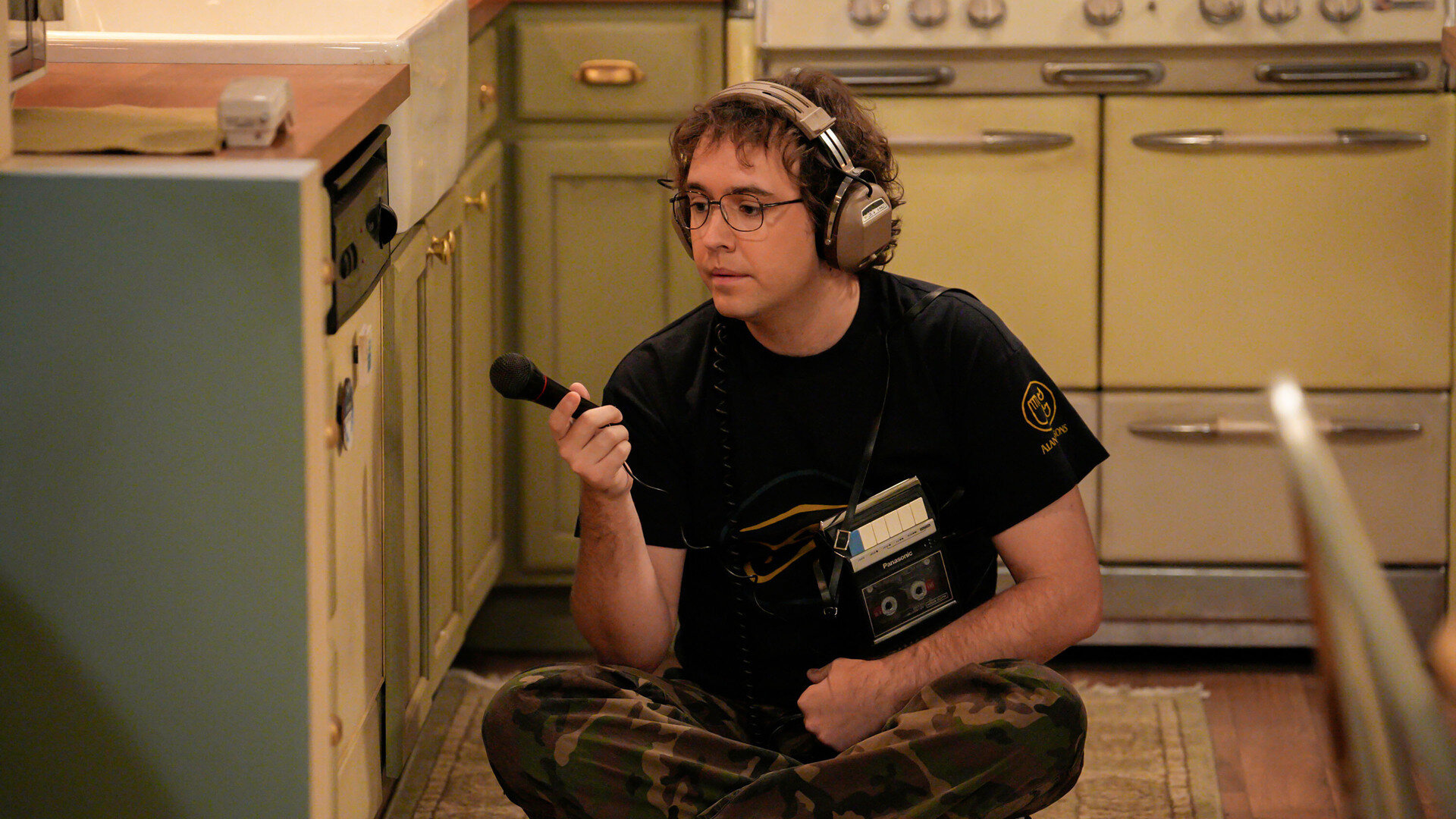 Georgie and Mandy's First Marriage S1E13 McAllister Auto Loves the Ladies