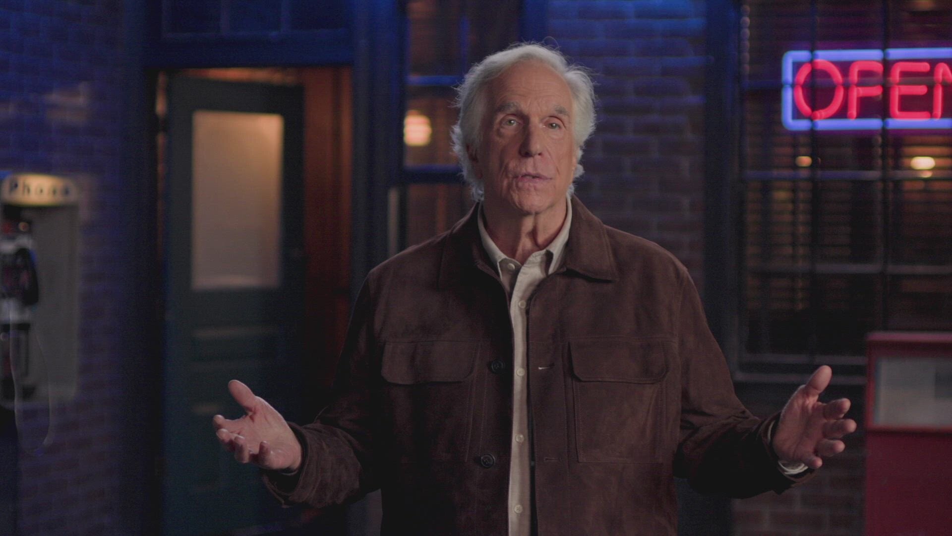 Hazardous History with Henry Winkler S2E2 Looks That Kill