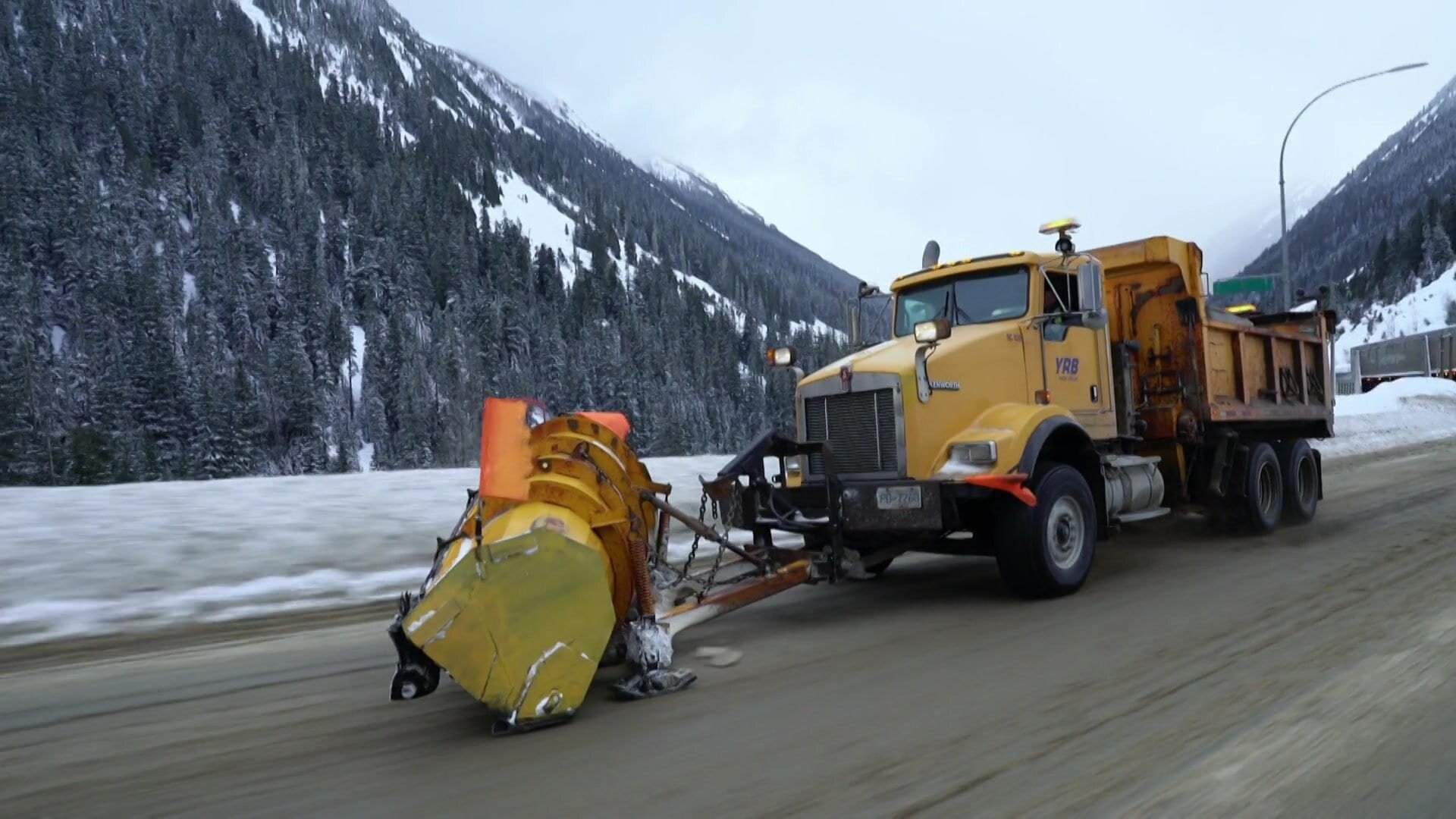 Highway Thru Hell S13E8 The Whole Coquihalla Is Relying On You, Buddy