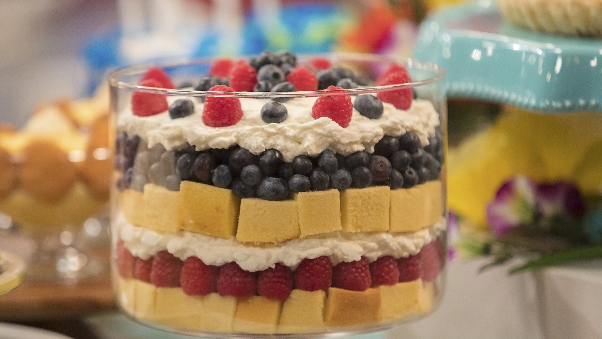 Holiday Baking Championship S4E4 A New Holiday Spin