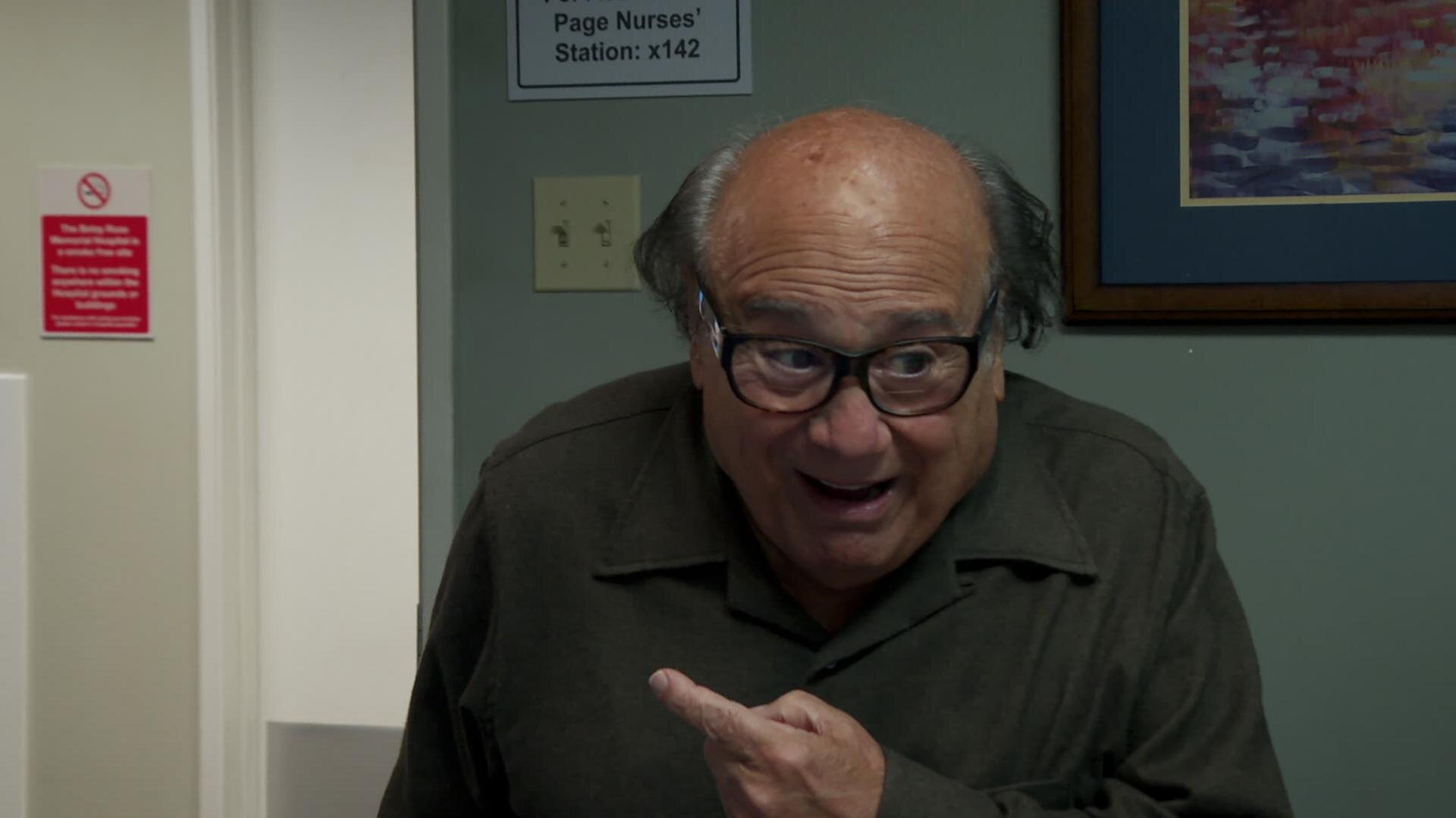 It's Always Sunny in Philadelphia S17E3 Mac and Dennis Become EMTs