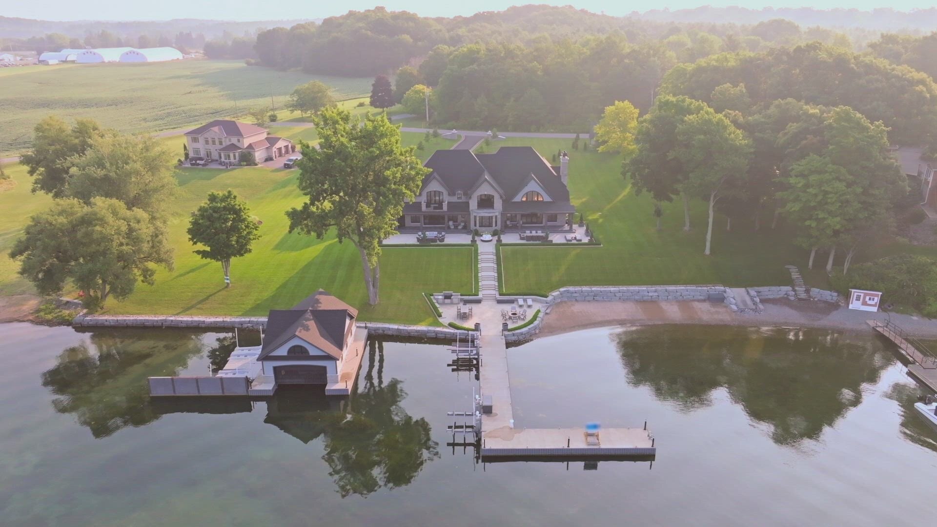 Lakefront Luxury S5E19 Jessica & Zach