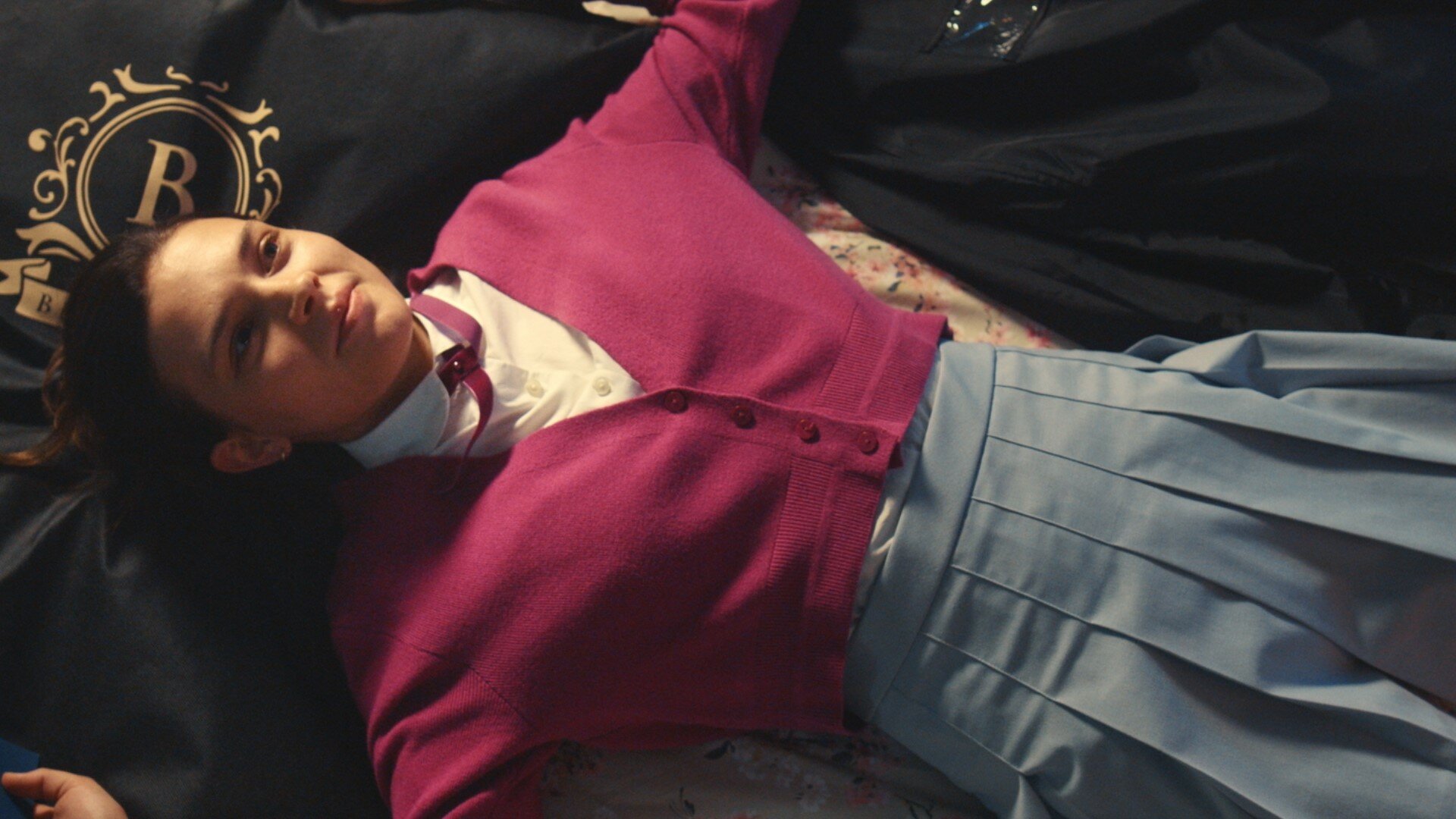 Maxton Hall: The World Between Us S1E3 Bloßgestellt