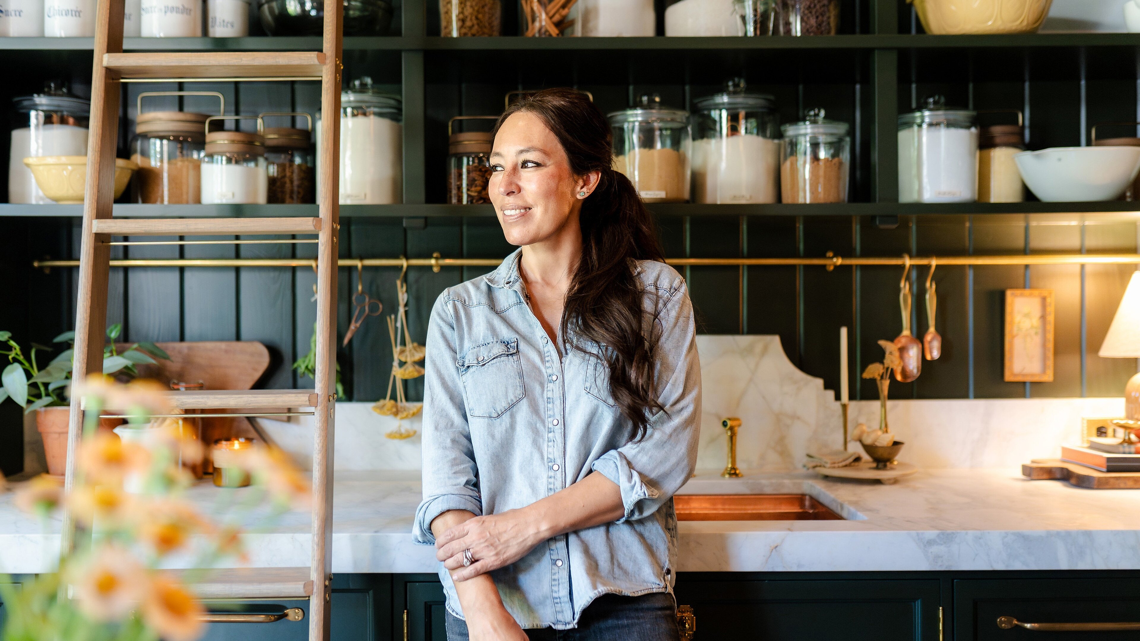 Mini Reni S1E6 Jo's Inspiring Butler's Pantry