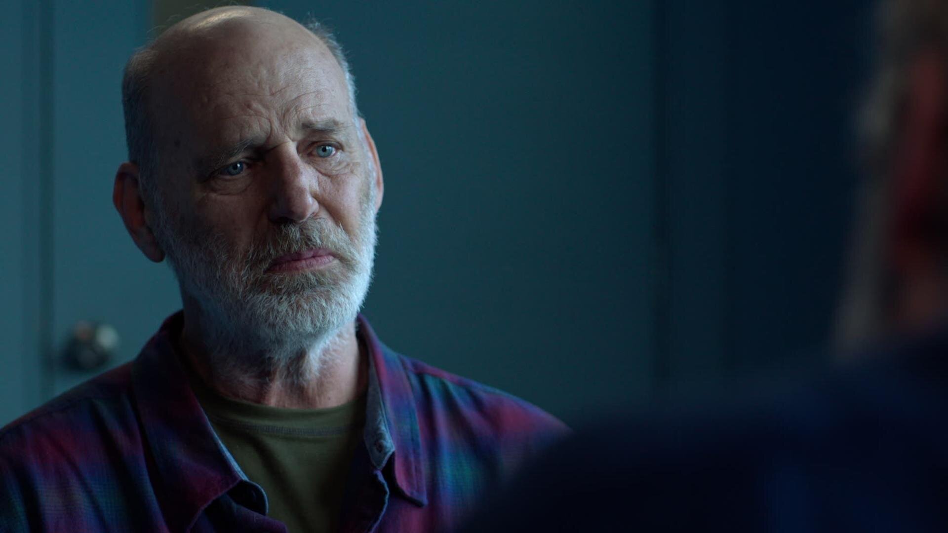 Murder in a Small Town S1E7 Family Concerns