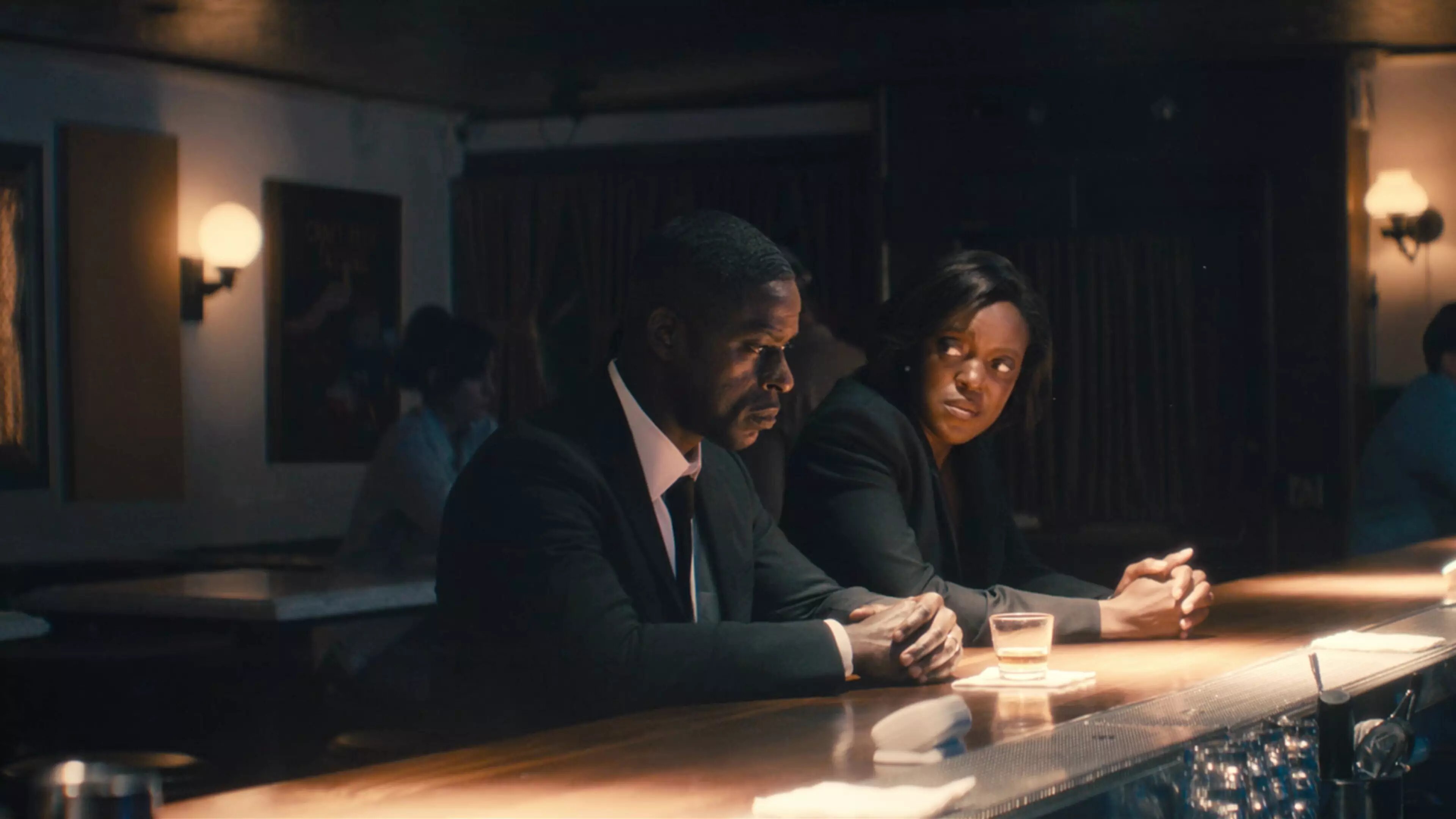 Paradise S1E5 In the Palaces of Crowned Kings