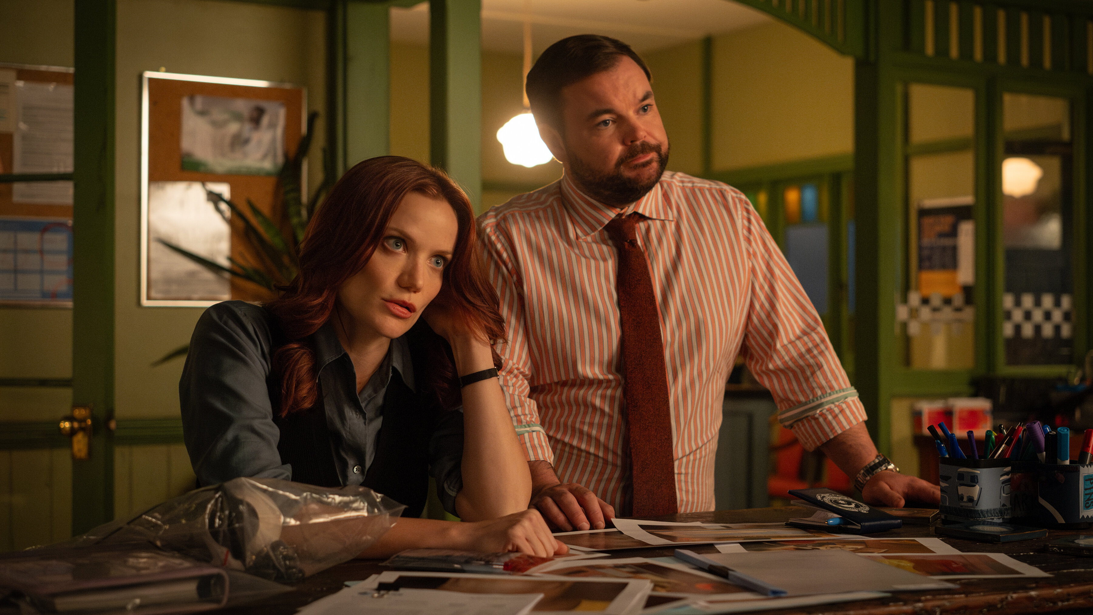 Return to Paradise S1E3 Curl Up and Dye