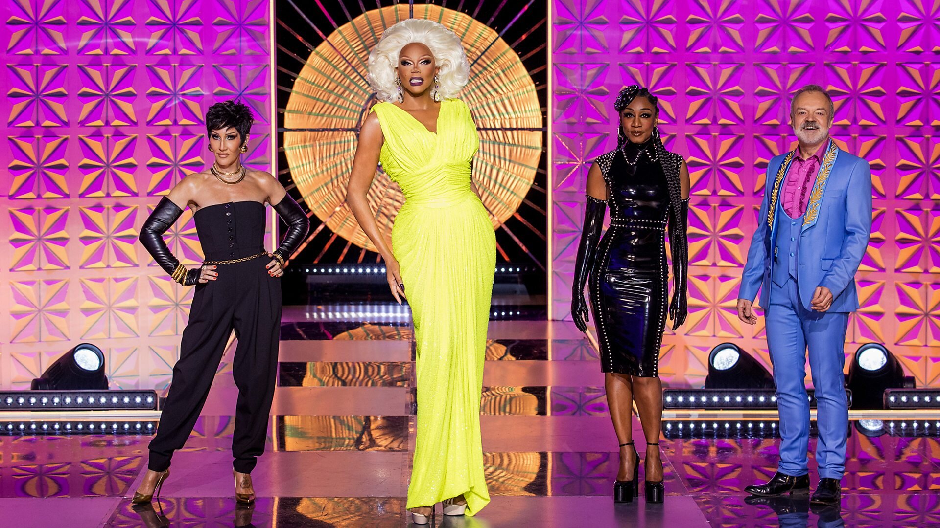 RuPaul's Drag Race UK S6E7 Pop of the Tops - Live: The Rusical