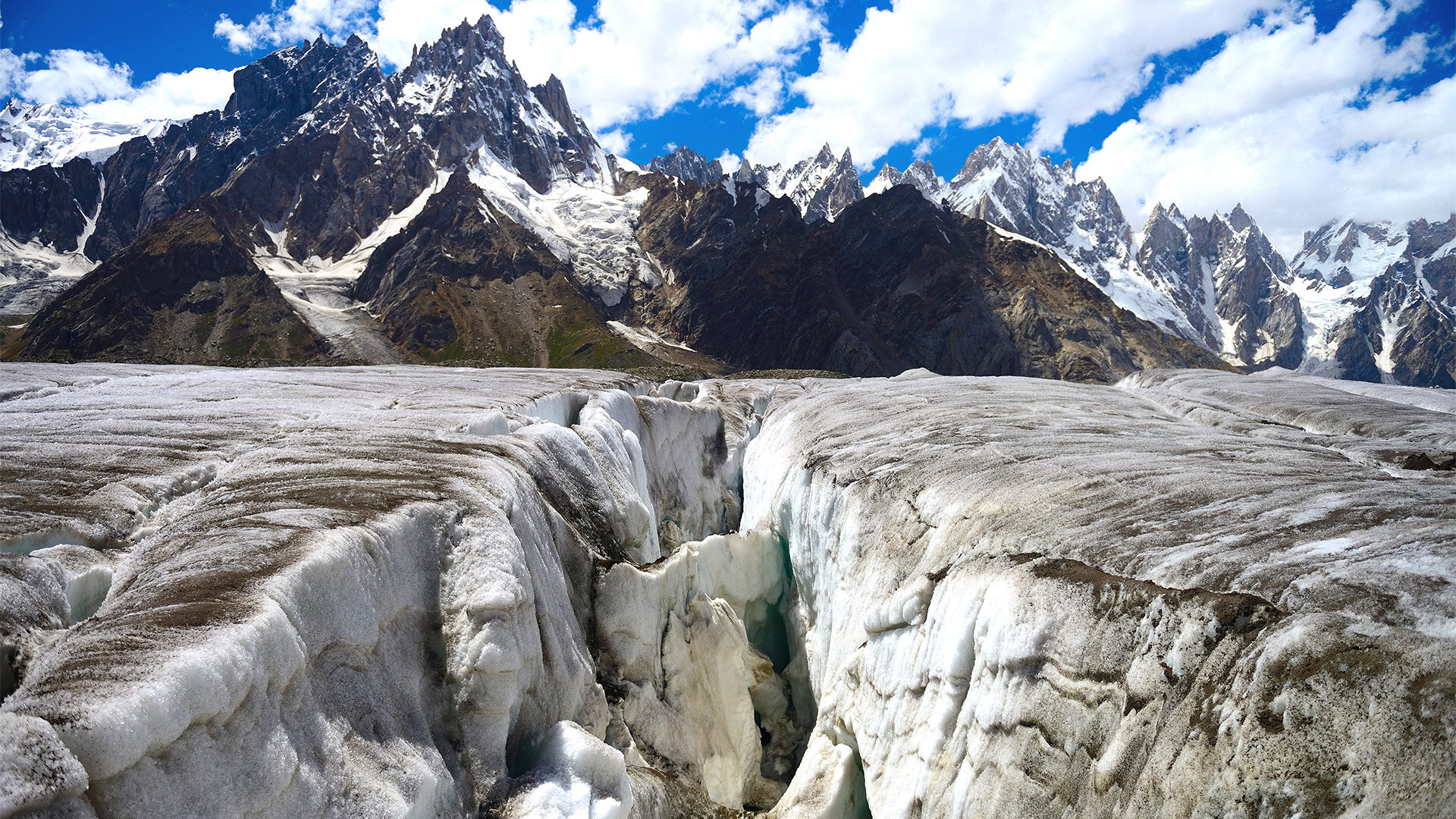 Secrets in the Ice S5E1 The Glacier's Forgotten Victims