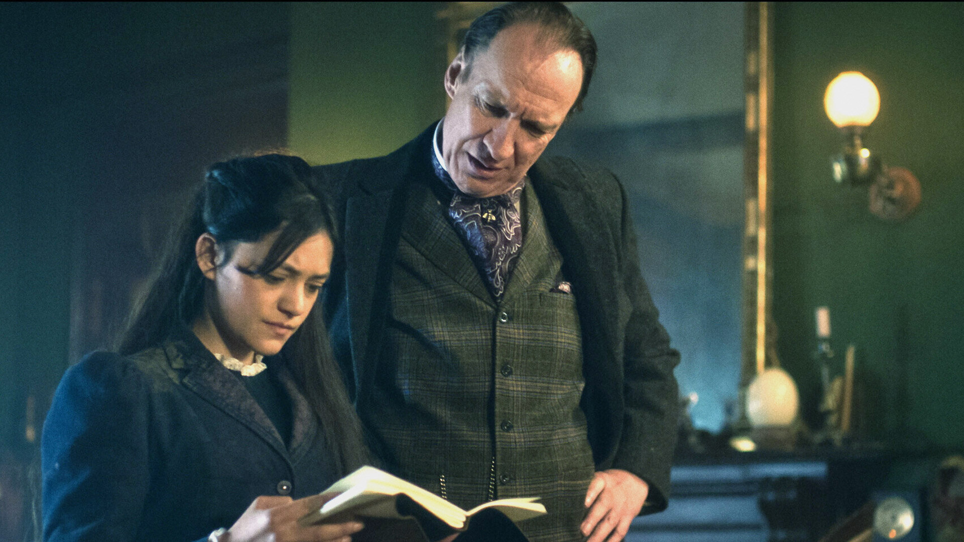 Sherlock & Daughter S1E4 For Kith and Kin