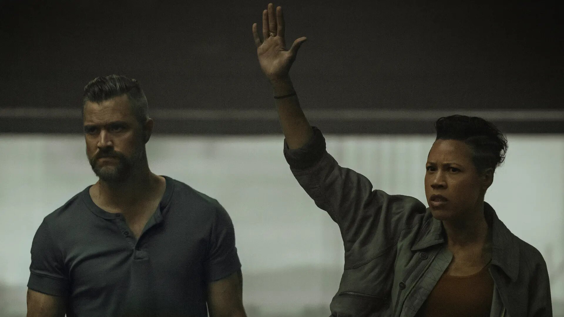 Silo S2E6 Barricades