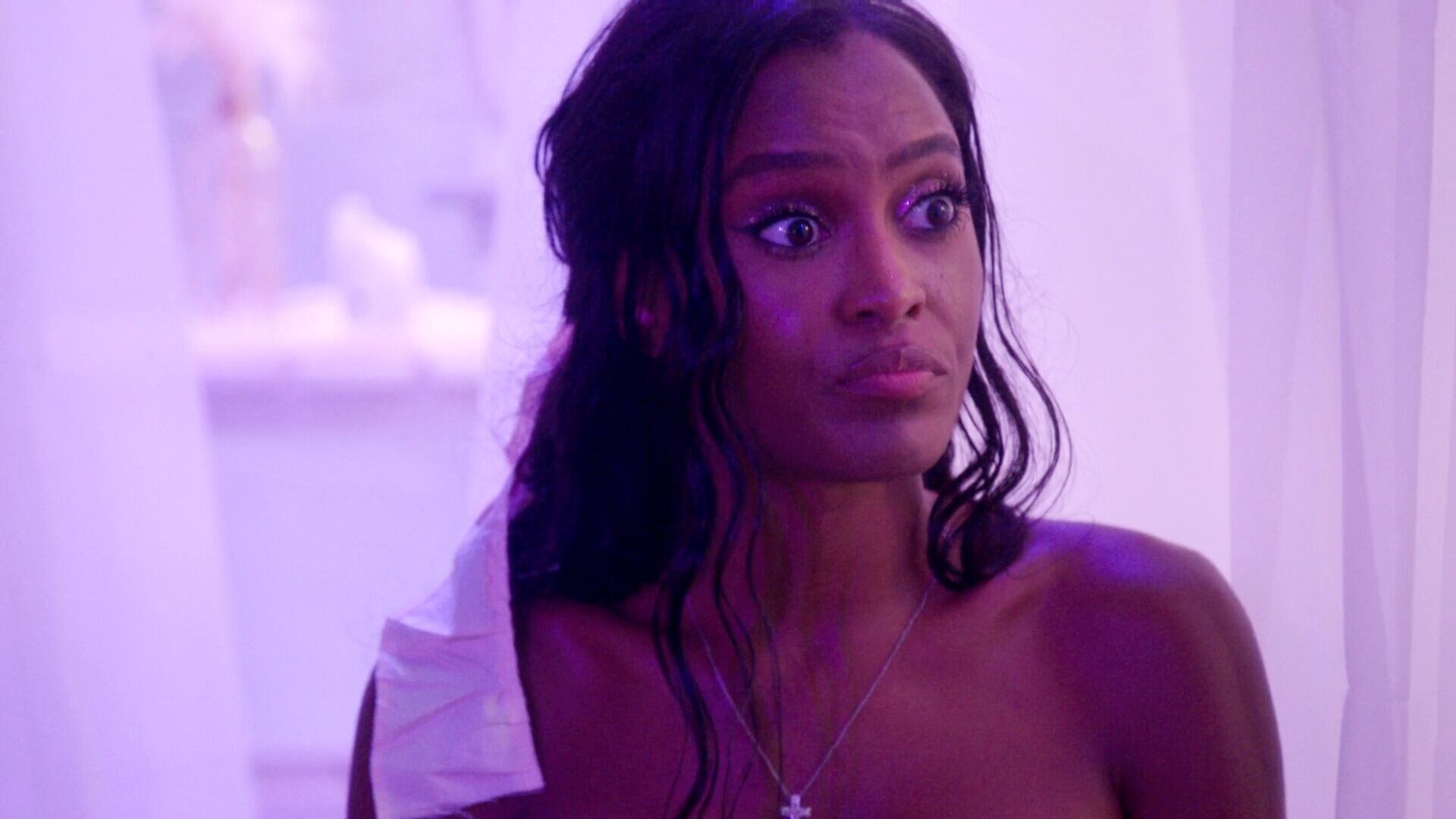 Summer House S9E12 Pillow Fight