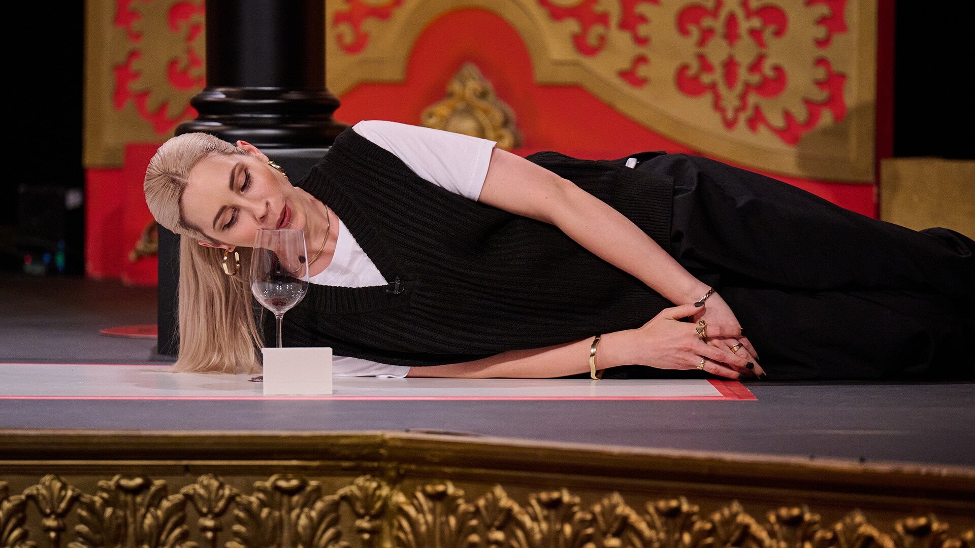 Taskmaster S19E1 Sometimes Spit