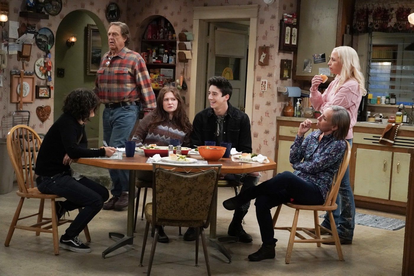 The Conners S3E8 Young Love, Old Lions and Middle-Aged Hyenas