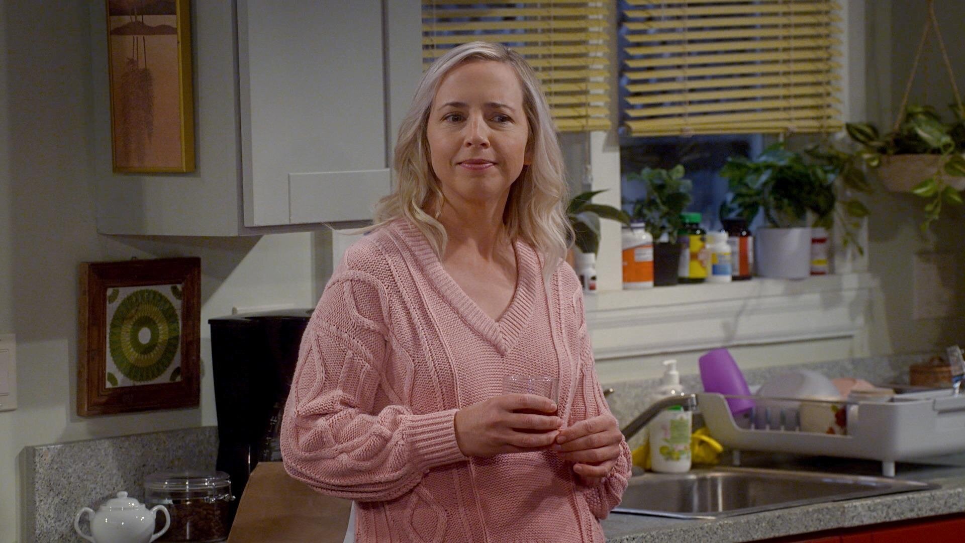 The Conners S7E5 Exercise Bands, Money Plans, and Faraway Lands