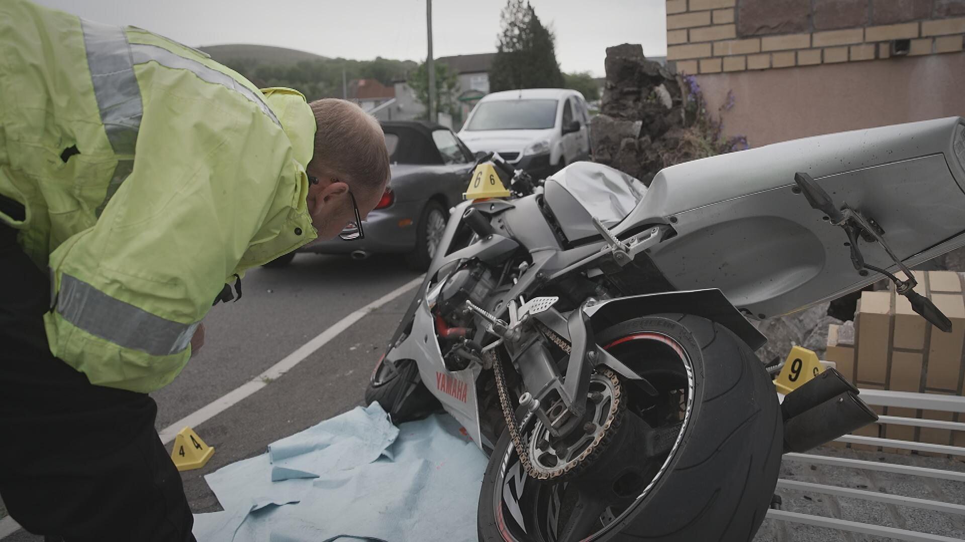 The Crash Detectives S5E4 Hard Truths