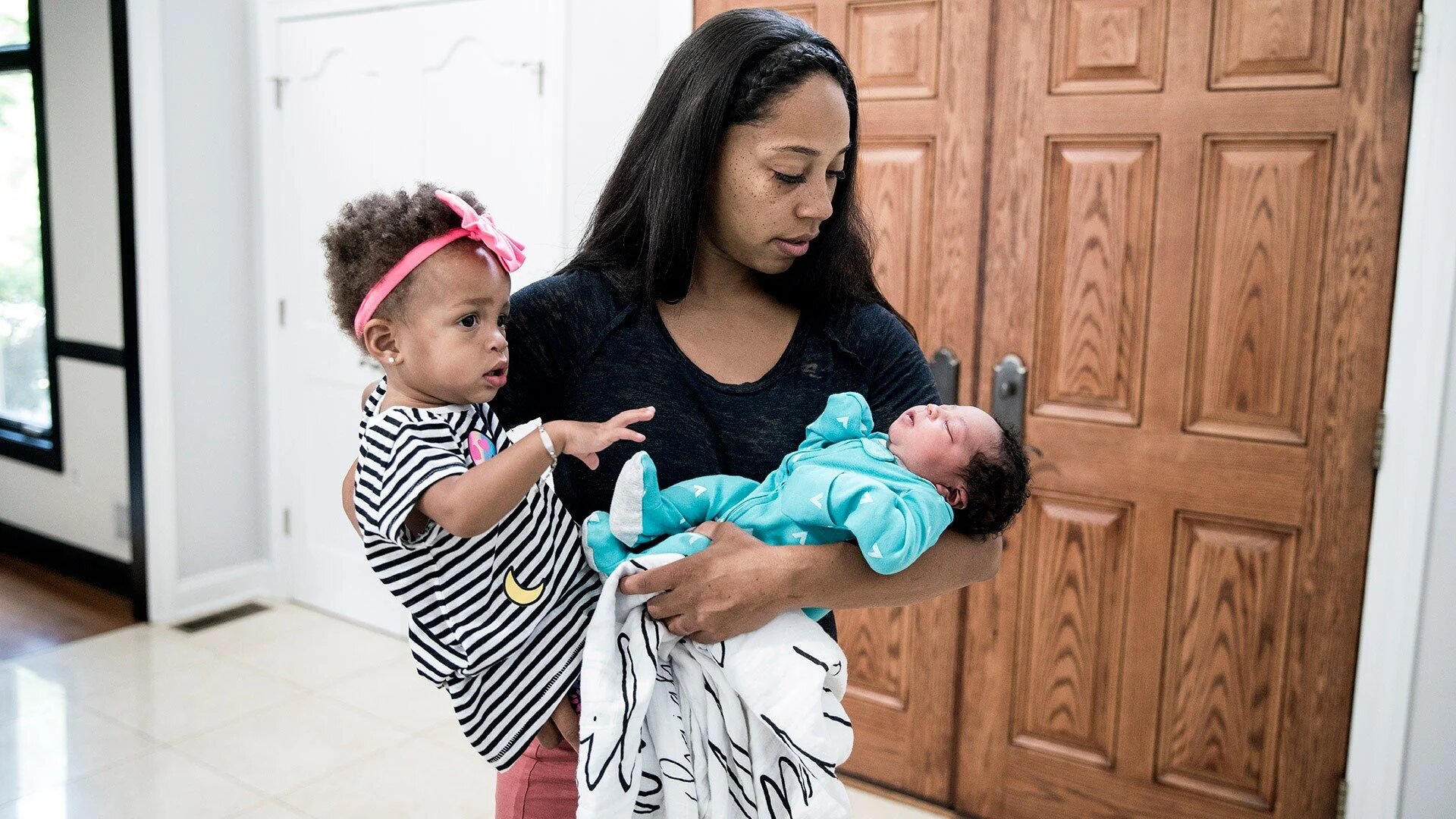 The Cromarties S1E6 Baby Cro on the Way