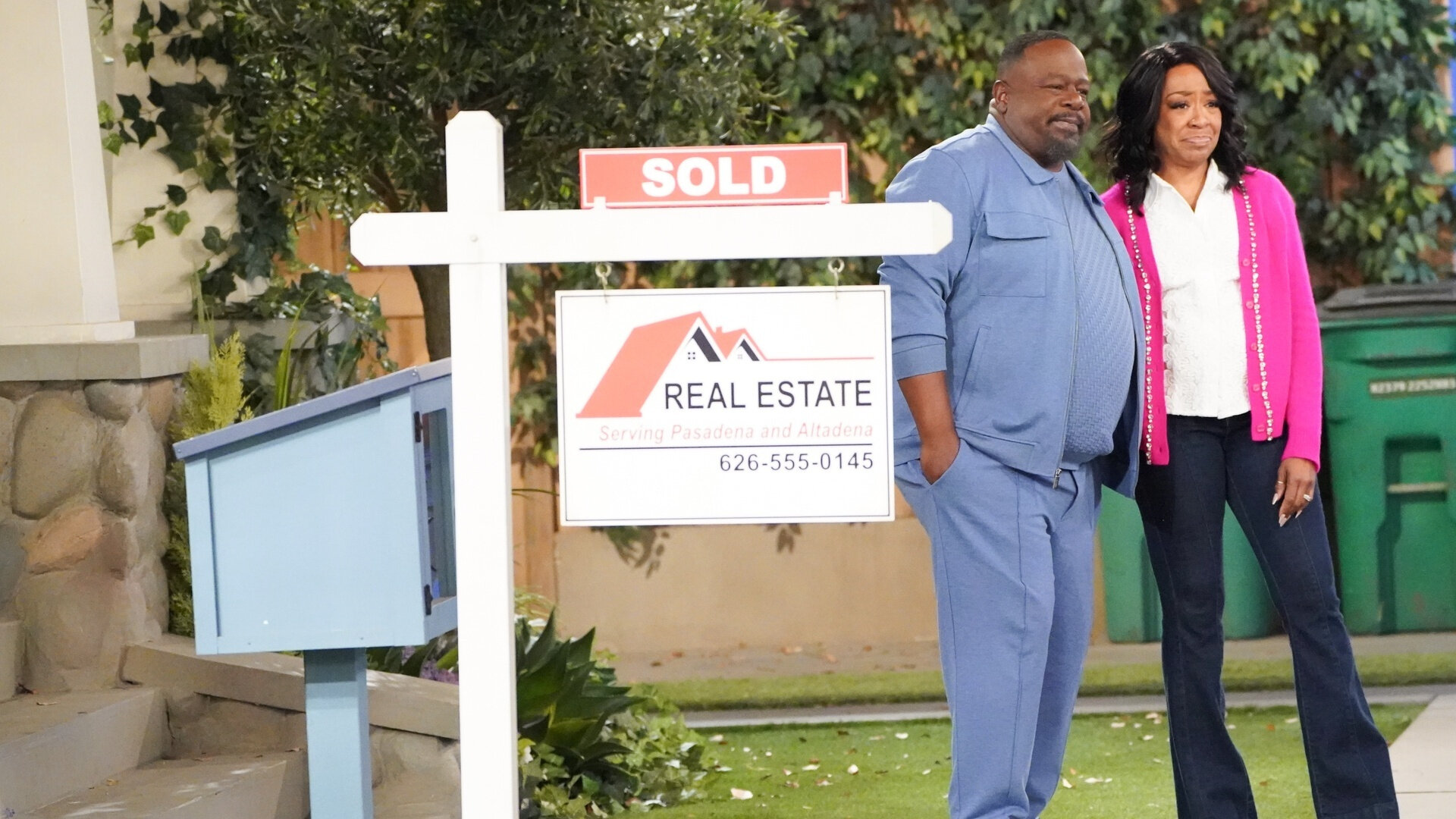 The Neighborhood S8E20 Welcome to Goodbye