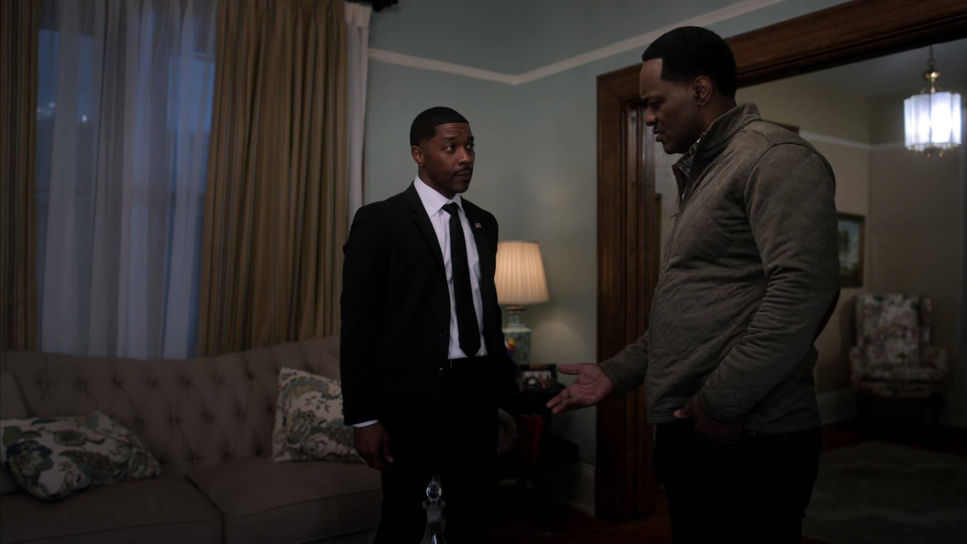The Oval S6E13 The Fight For Power