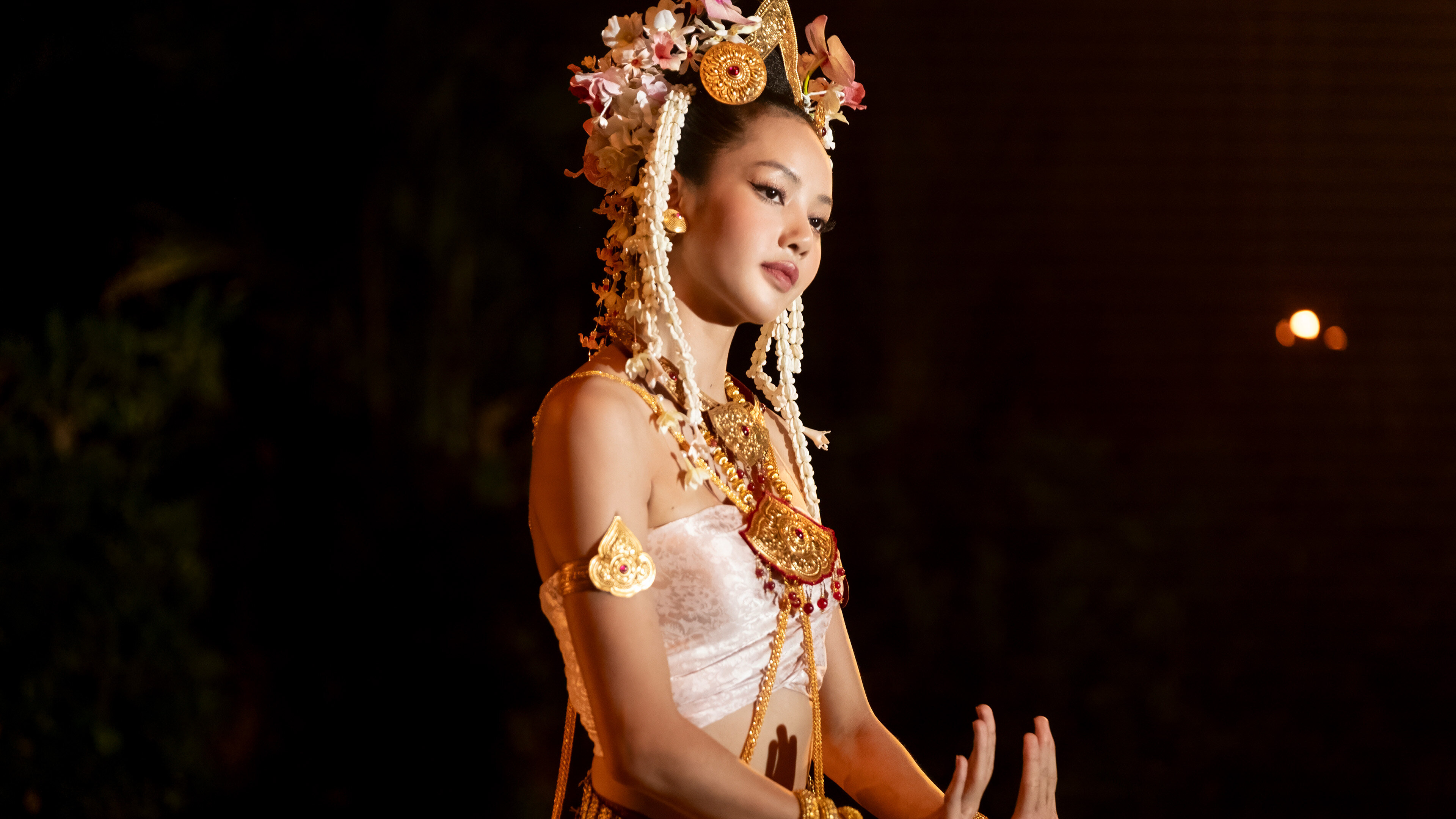 The White Lotus S3E5 Full-Moon Party