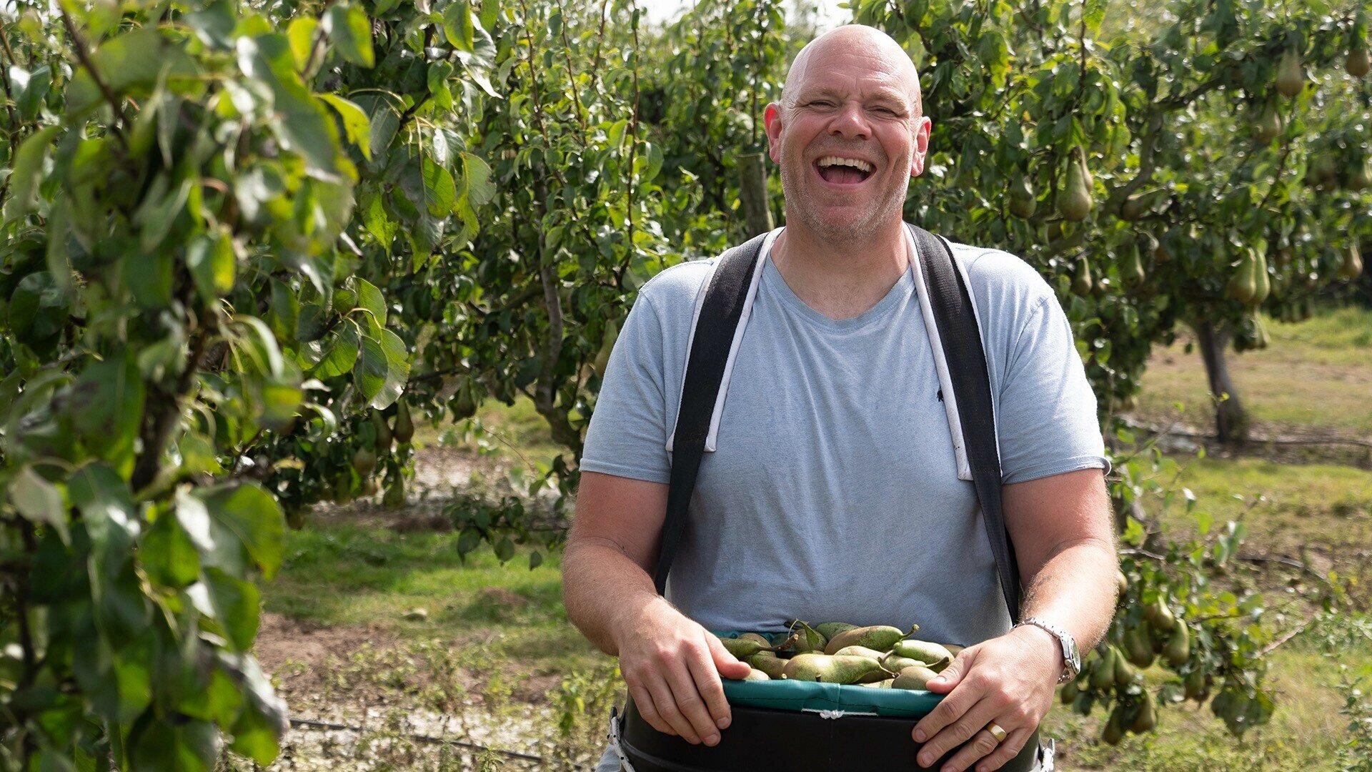 Tom Kerridge Cooks Britain S1E1 Kent and Cambridgeshire - Apples and Beetroot