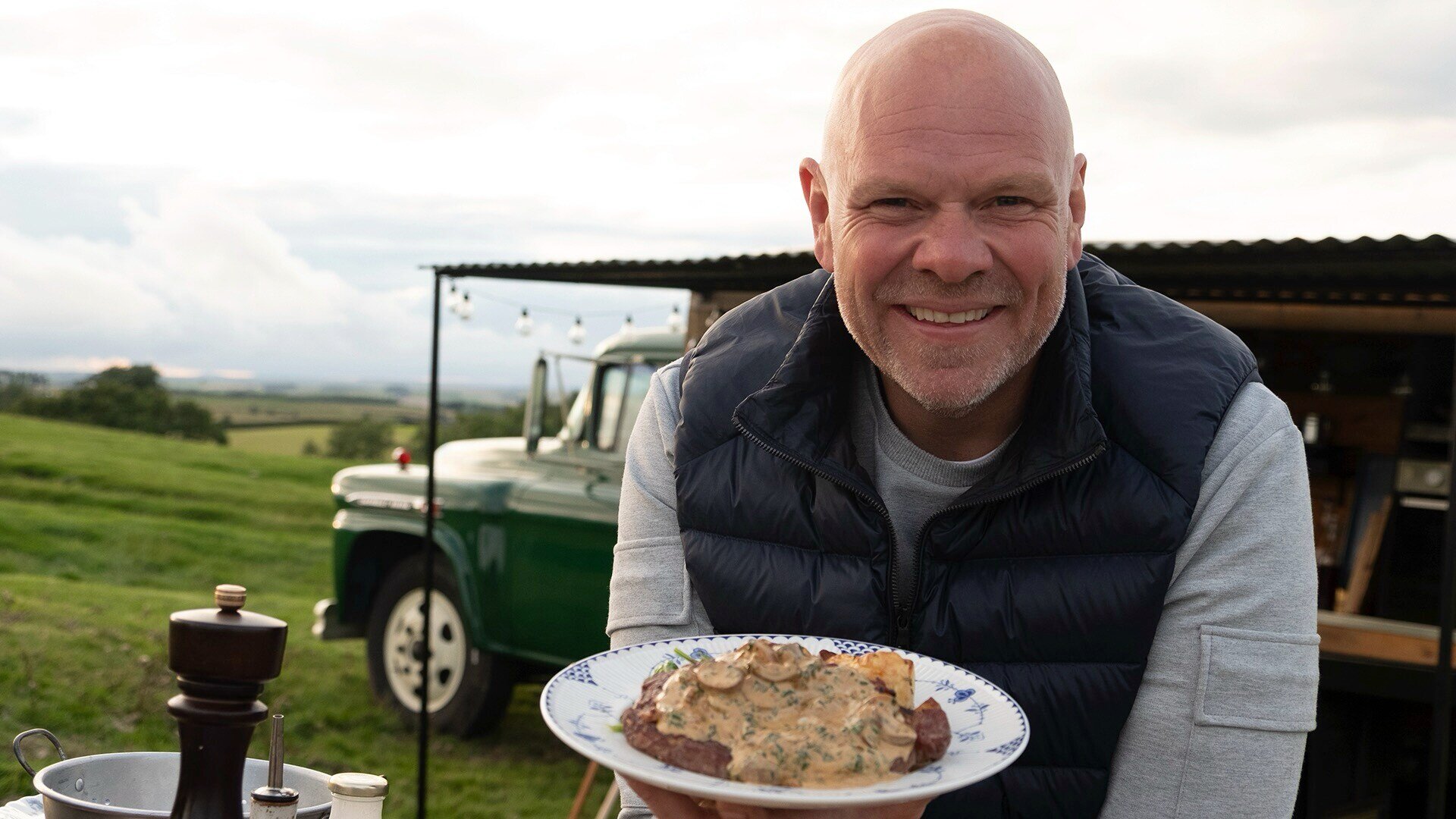 Tom Kerridge Cooks Britain S1E2 Pennines - Beef and Tomatoes