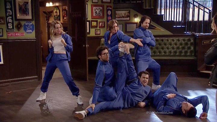 Undateable (2014) S3E10 Danny's Boyz Walk Into A Bar