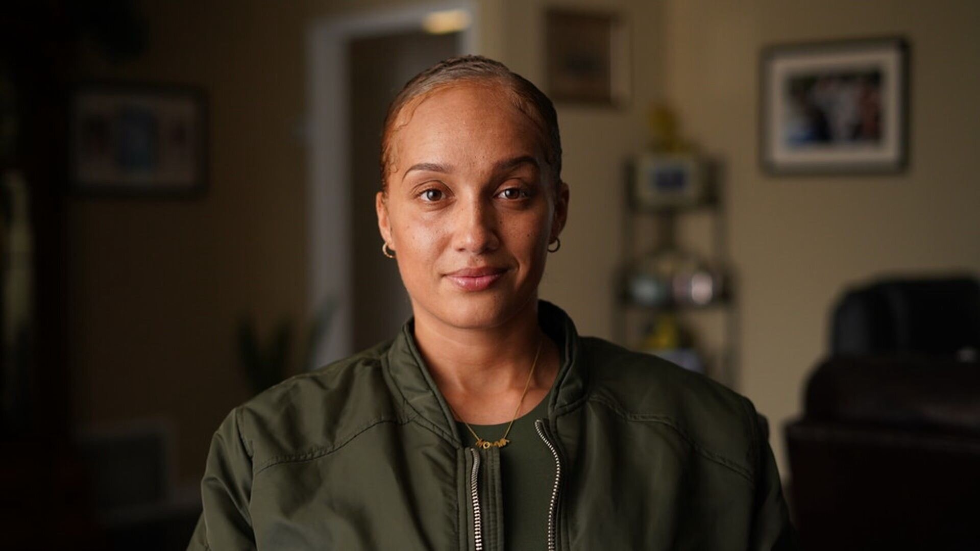 Unlocked: Family Secrets S1E6 The Grandparents' Secret