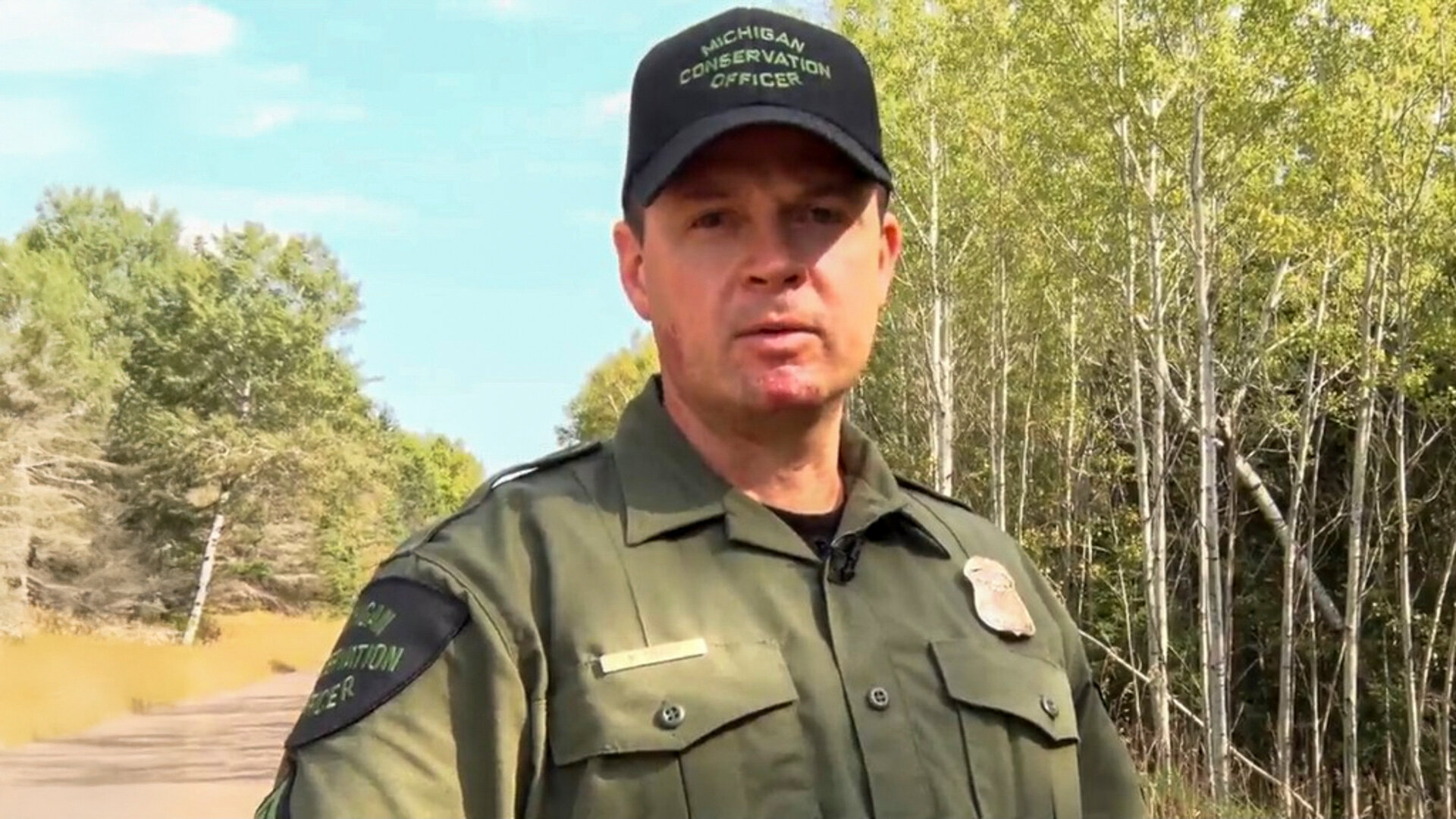 Wardens of the North S5E1 Bear Tracks And River Trails