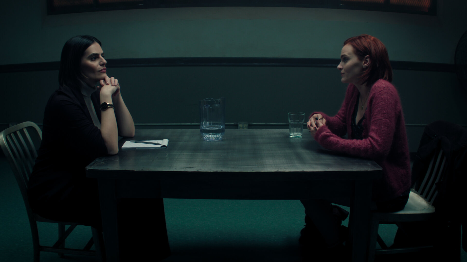 You S5E6 The Dark Face of Love